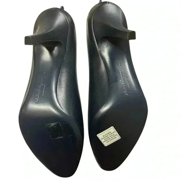 Salvatore Ferragamo Navy Blue Judy Leather Heel size 7 - Picture 4 of 6